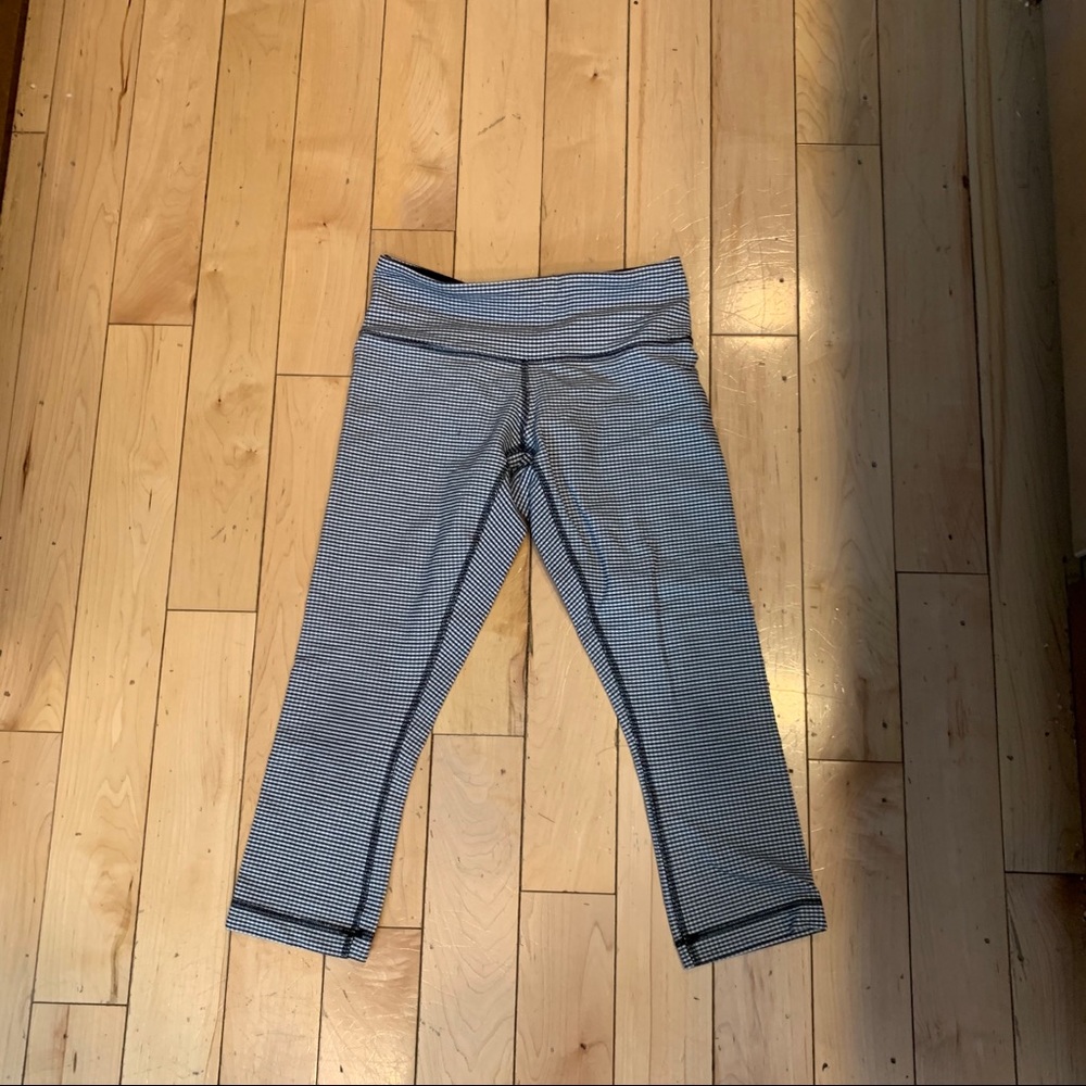 Navy blue gingham Lululemon wunder under